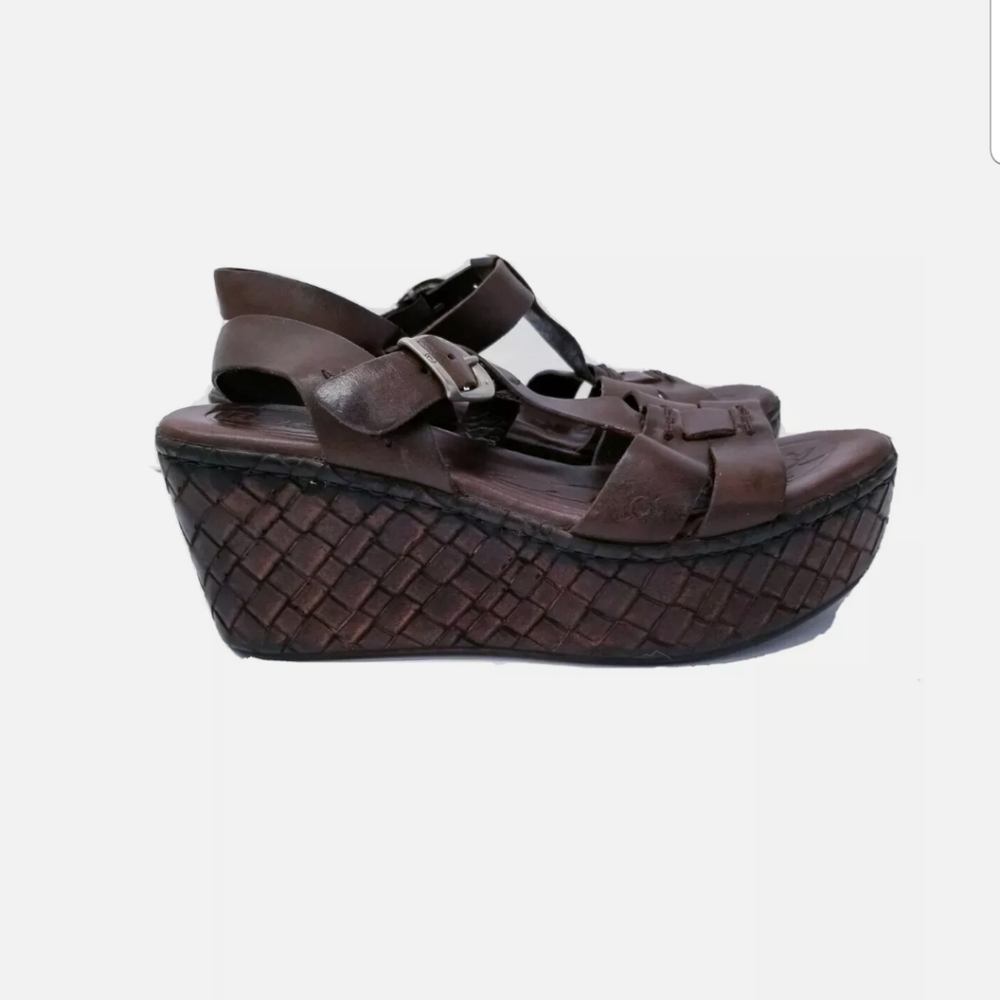 Born Sz 7 38 Brown Leather Platform Flatform Chunky Sandals Thick Sole 70s Style